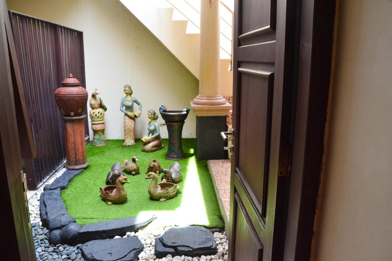 Roemah Canting Homestay Джок'якарта Екстер'єр фото